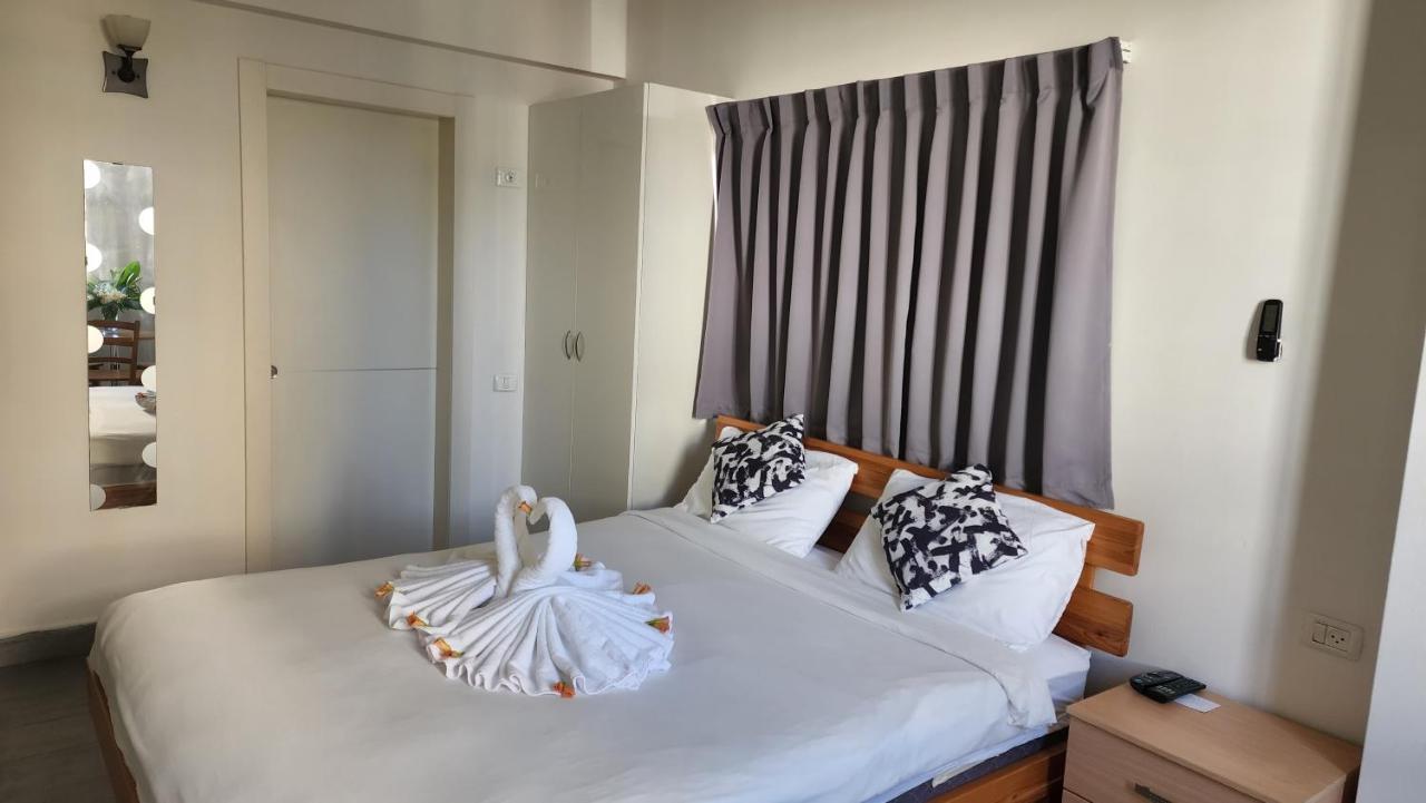 David Hameleh House Aparthotel Netanja Buitenkant foto