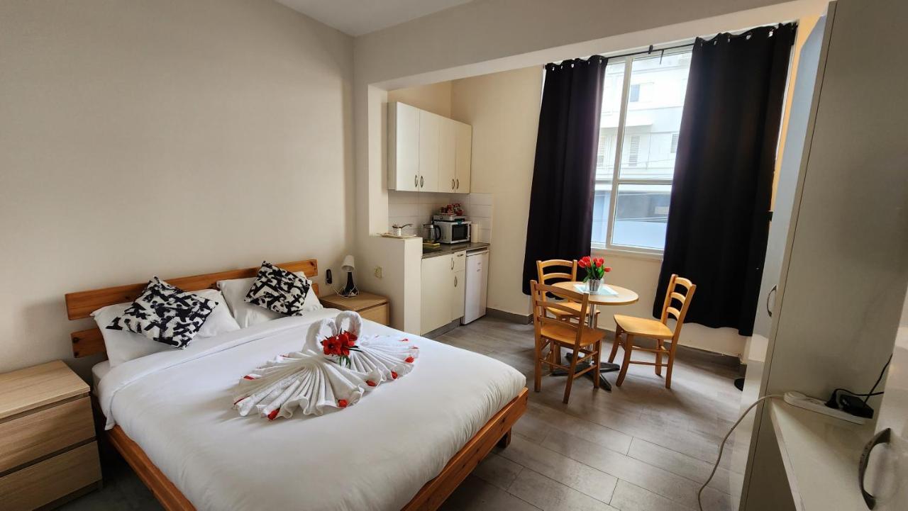 David Hameleh House Aparthotel Netanja Buitenkant foto