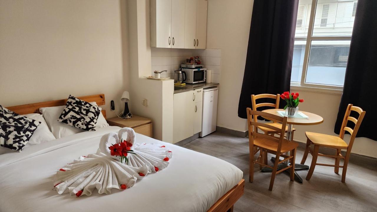 David Hameleh House Aparthotel Netanja Buitenkant foto