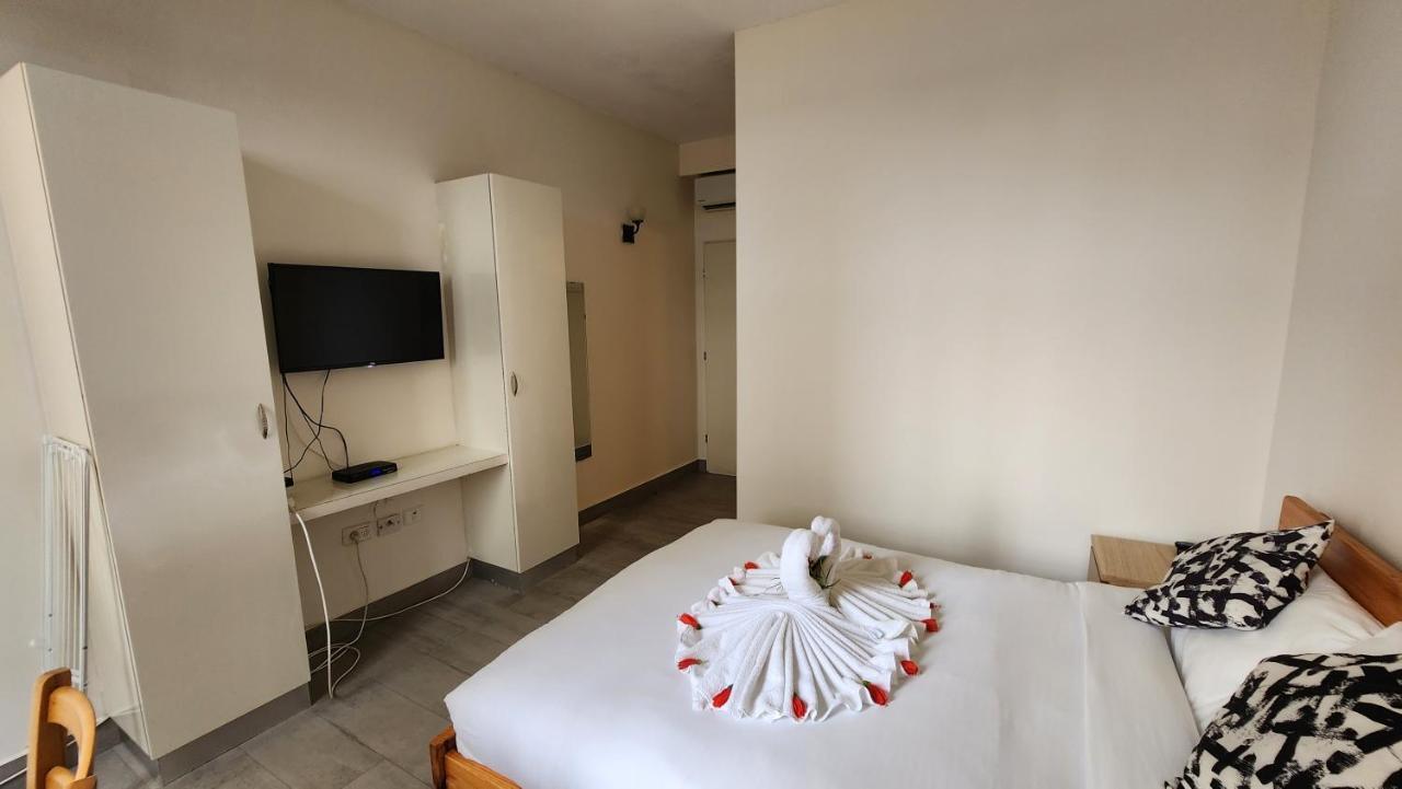 David Hameleh House Aparthotel Netanja Kamer foto